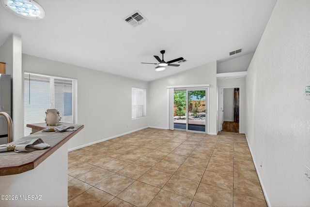9685 E Belasco Loop, Tucson, AZ 85748