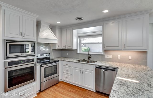 322 Millcreek Drive, Brandon, MS 39047