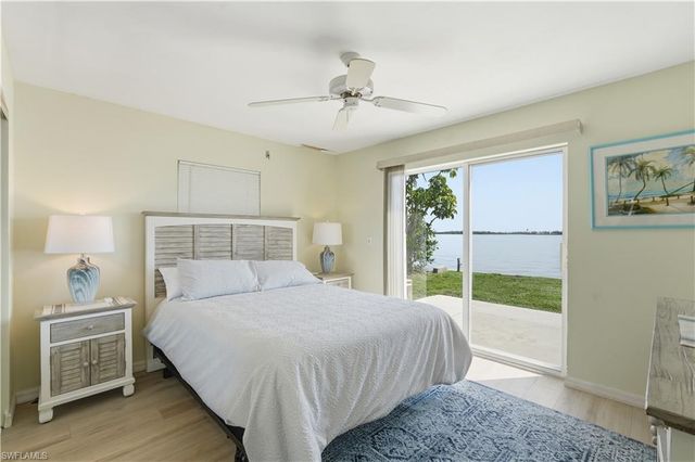 2498 Bayshore DR, Matlacha, FL 33993