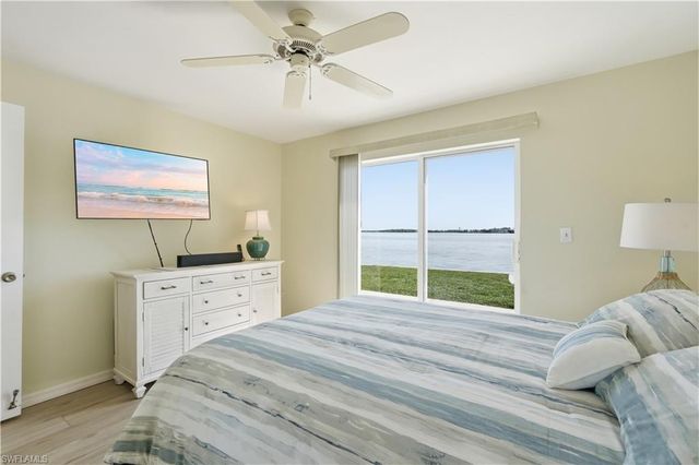 2498 Bayshore DR, Matlacha, FL 33993
