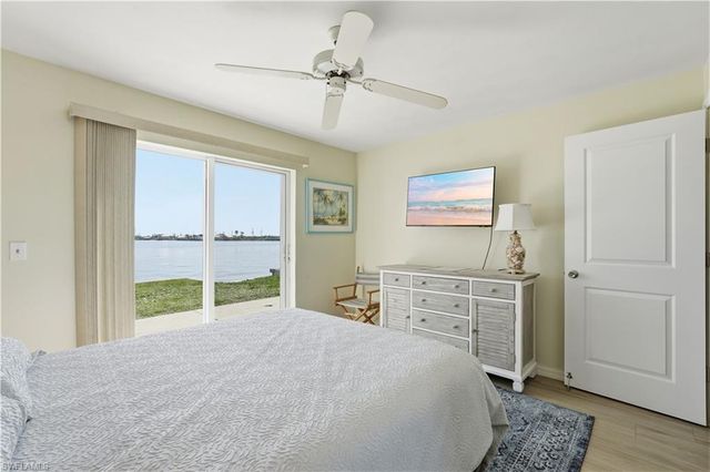 2498 Bayshore DR, Matlacha, FL 33993