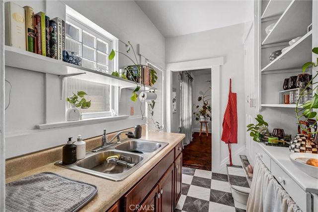 839 French Street, Santa Ana, CA 92701