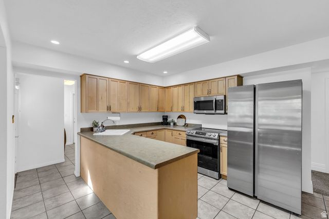 1351 E FORT BLVD, Cottonwood Heights, UT 84121