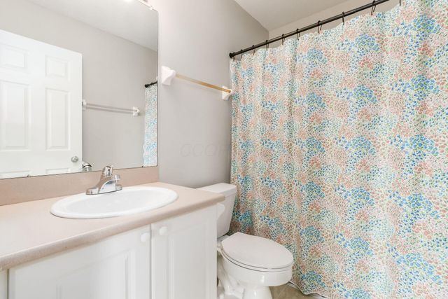 6070 Avatar Drive, 13, New Albany, OH 43054