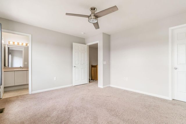 6070 Avatar Drive, 13, New Albany, OH 43054