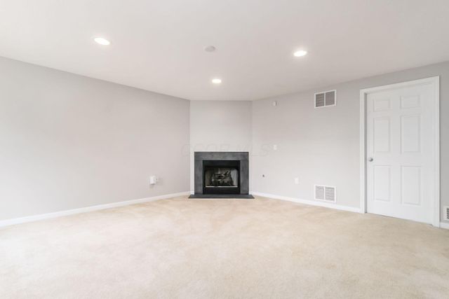 6070 Avatar Drive, 13, New Albany, OH 43054