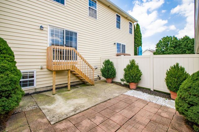6070 Avatar Drive, 13, New Albany, OH 43054