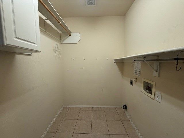 708 Hummingbird Trail, Crowley, TX 76036