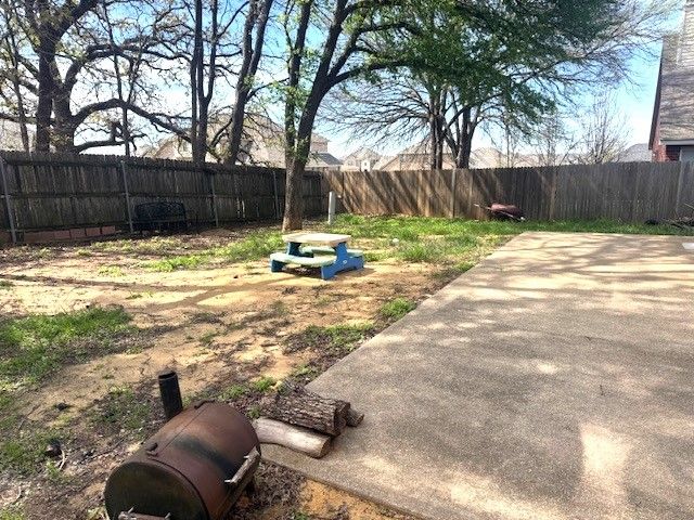 708 Hummingbird Trail, Crowley, TX 76036