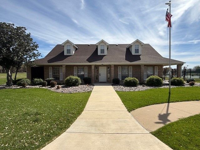 708 Hummingbird Trail, Crowley, TX 76036