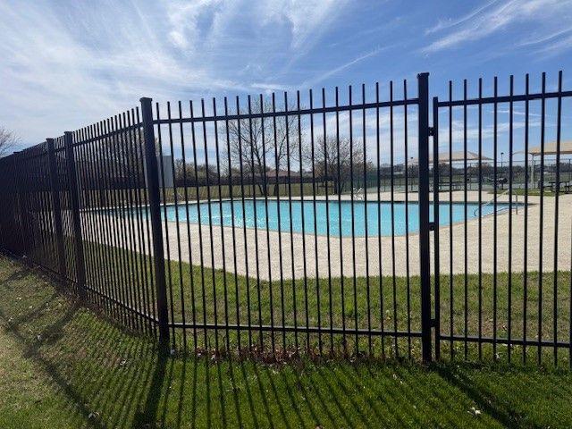 708 Hummingbird Trail, Crowley, TX 76036