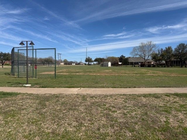 708 Hummingbird Trail, Crowley, TX 76036