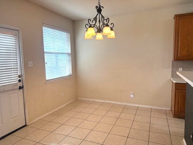 708 Hummingbird Trail, Crowley, TX 76036