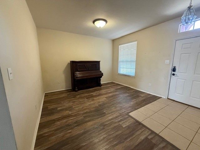 708 Hummingbird Trail, Crowley, TX 76036