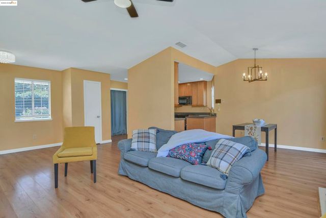 1111 Woodside Dr, Brentwood, CA 94513