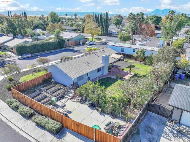 1111 Woodside Dr, Brentwood, CA 94513