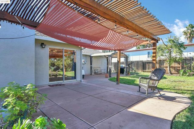 1111 Woodside Dr, Brentwood, CA 94513