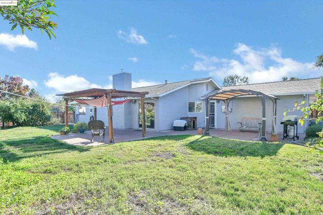 1111 Woodside Dr, Brentwood, CA 94513