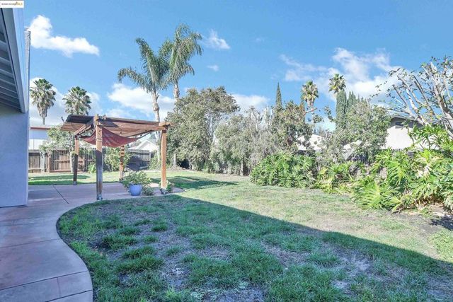 1111 Woodside Dr, Brentwood, CA 94513