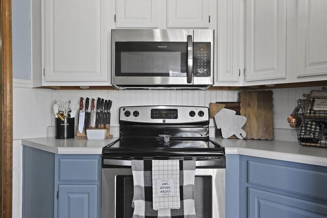 105 S HOWARD BURTON DR, Centralia, MO 65240