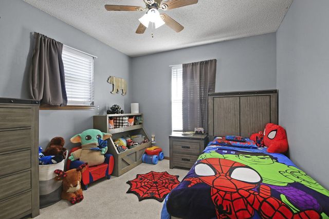 105 S HOWARD BURTON DR, Centralia, MO 65240