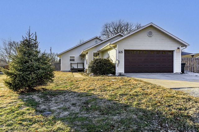 105 S HOWARD BURTON DR, Centralia, MO 65240