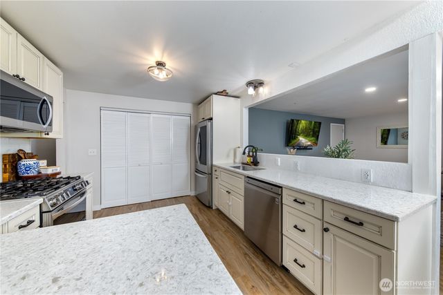 23923 SE 202nd Street, Maple Valley, WA 98038