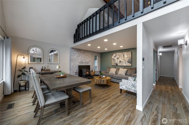 23923 SE 202nd Street, Maple Valley, WA 98038