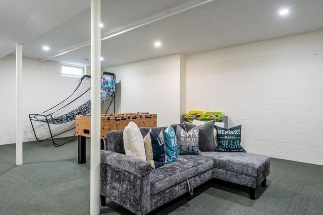 39 Lakewood Dr, Barnstable, MA 02632