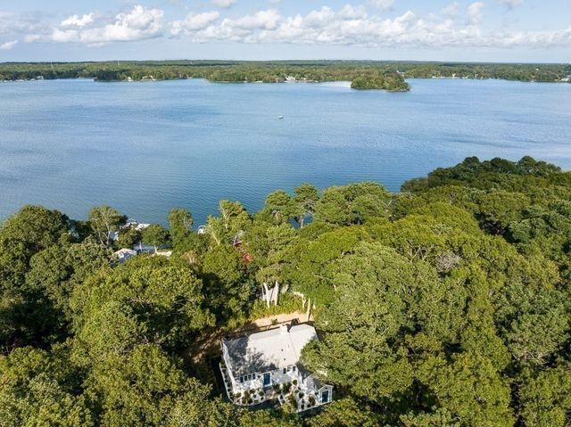 39 Lakewood Dr, Barnstable, MA 02632