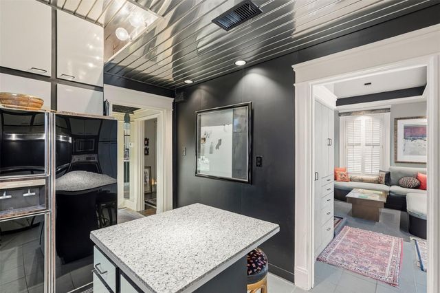 110 Stratford Street, Houston, TX 77006