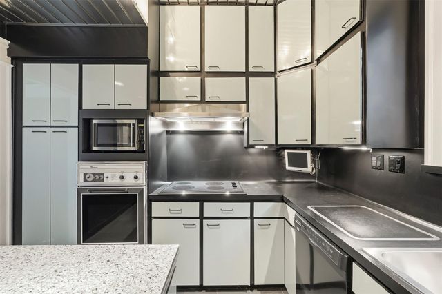 110 Stratford Street, Houston, TX 77006