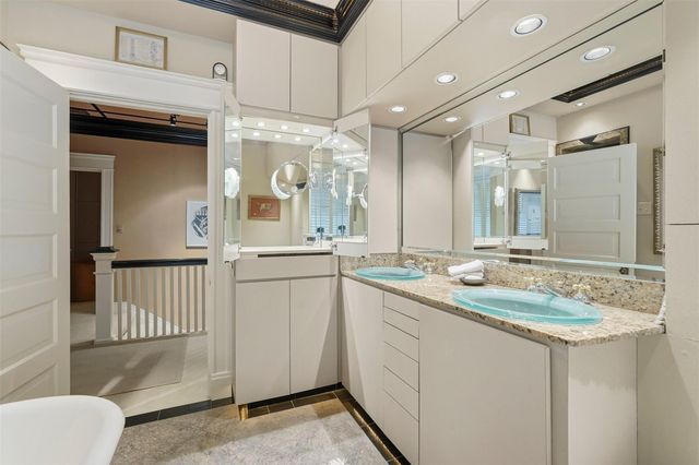 110 Stratford Street, Houston, TX 77006