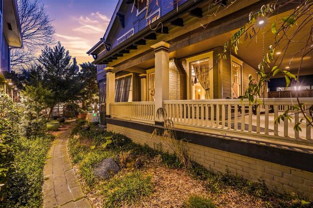 110 Stratford Street, Houston, TX 77006