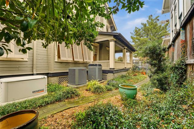 110 Stratford Street, Houston, TX 77006