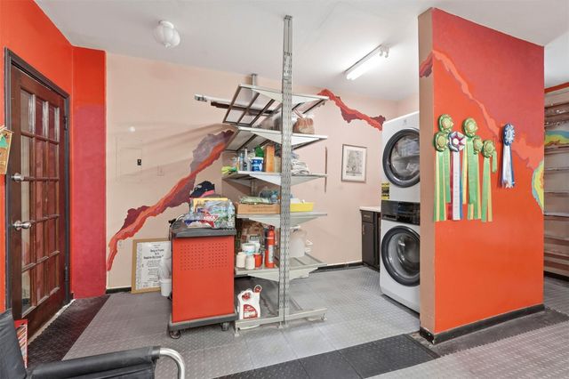 110 Stratford Street, Houston, TX 77006