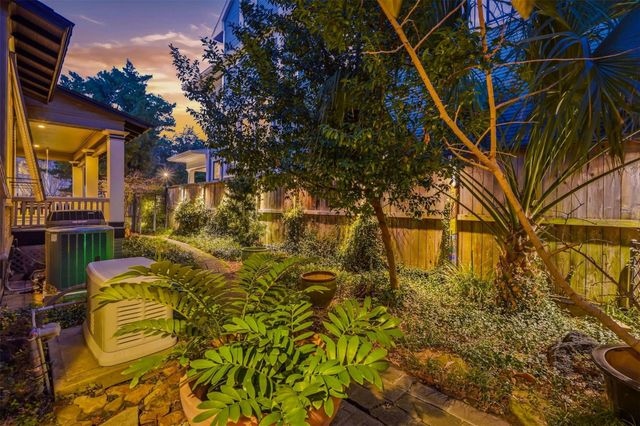 110 Stratford Street, Houston, TX 77006