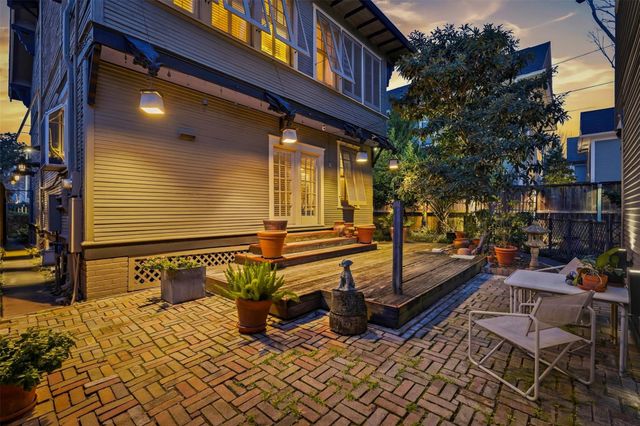 110 Stratford Street, Houston, TX 77006