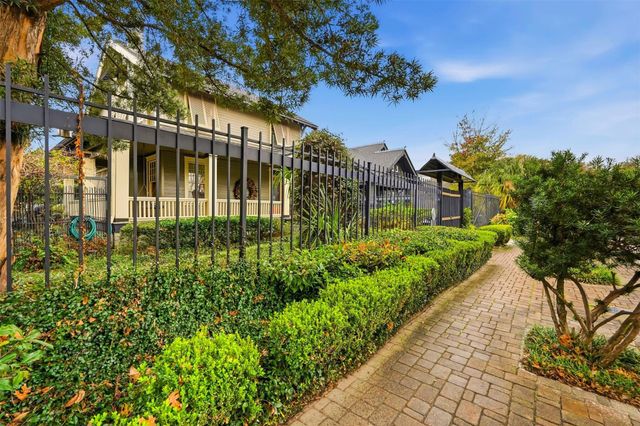 110 Stratford Street, Houston, TX 77006