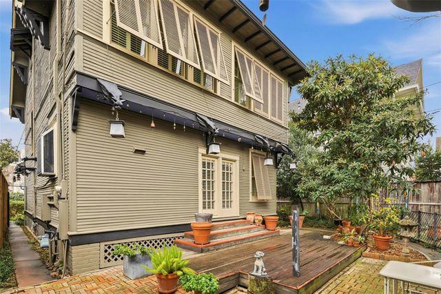 110 Stratford Street, Houston, TX 77006