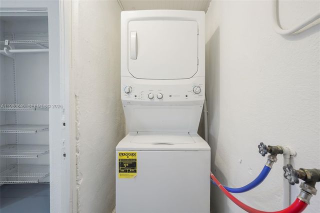 125 NW 121st St, North Miami, FL 33168