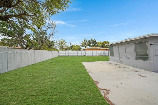 125 NW 121st St, North Miami, FL 33168