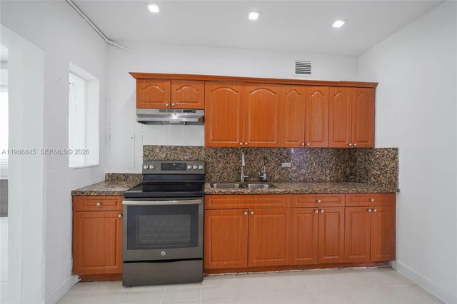 125 NW 121st St, North Miami, FL 33168