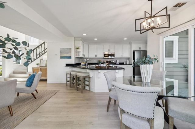 869 Newport Circle, Redwood City, CA 94065