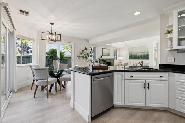 869 Newport Circle, Redwood City, CA 94065