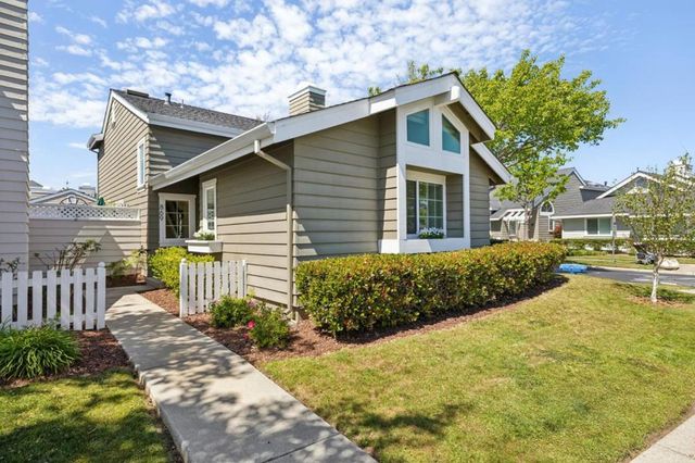 869 Newport Circle, Redwood City, CA 94065