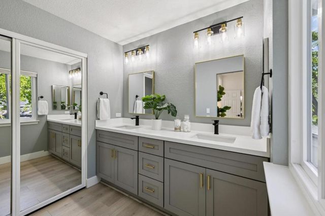 869 Newport Circle, Redwood City, CA 94065