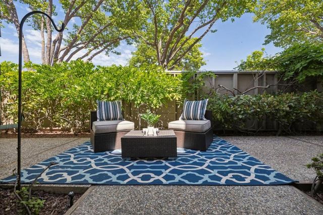 869 Newport Circle, Redwood City, CA 94065