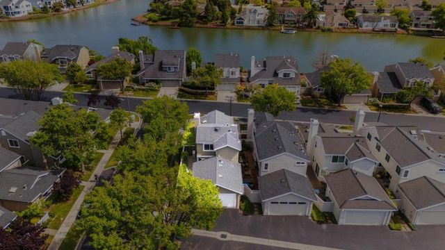 869 Newport Circle, Redwood City, CA 94065