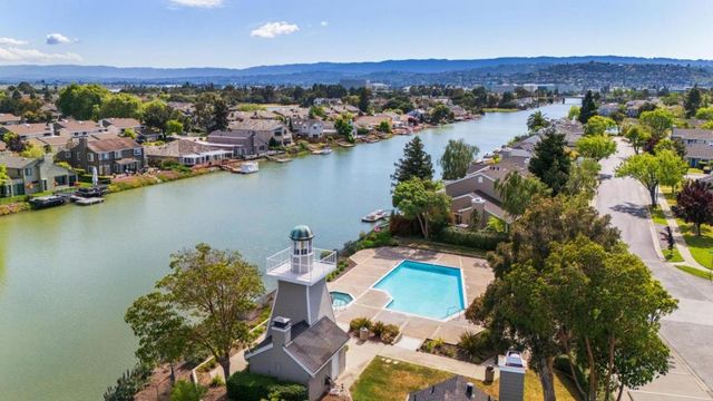 869 Newport Circle, Redwood City, CA 94065